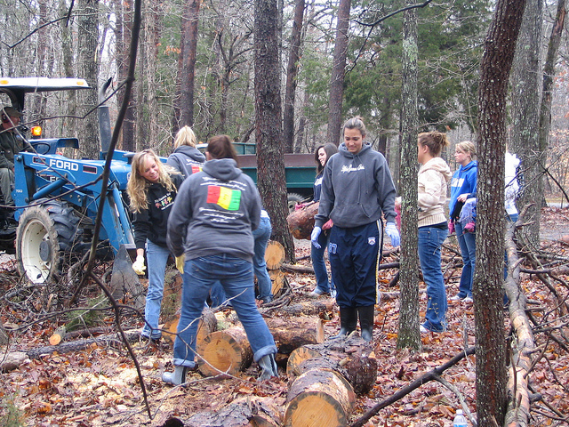 Students Volunteering